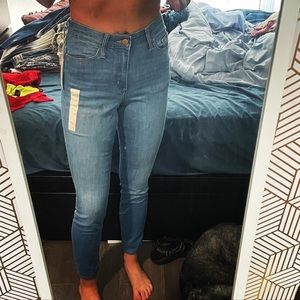 Light wash jeans! Size 4 | NEW with TAGS